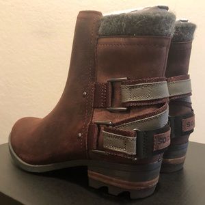Sorel waterproof boots